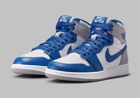 Air Jordan 1 Retro High OG "True Blue" DZ5485-410 | SneakerNews.com