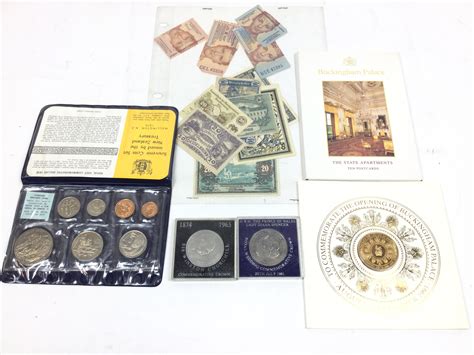 Lot - Buckingham Palace Post Cards, Commemorative Coins