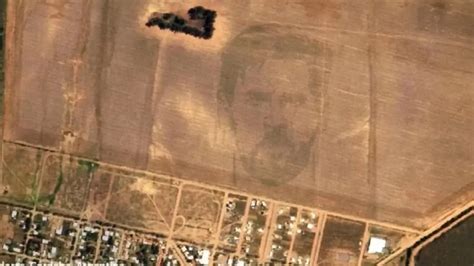 Nuevo homenaje para Messi: Un agricultor ilustró la cara del 'diez ...