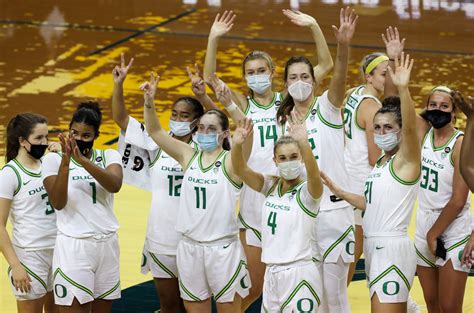 No. 10 Oregon Ducks women's basketball opens season with 116-51 victory ...