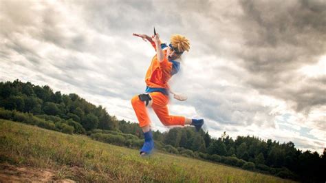 My dream is to become the best Hokage: Naruto Uzumaki Cosplay! - Game ...