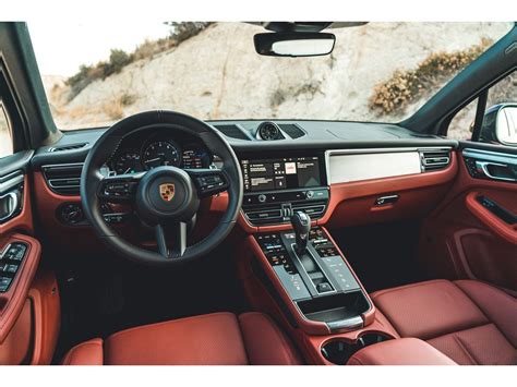 2025 Porsche Macan: 92 Interior Photos | U.S. News