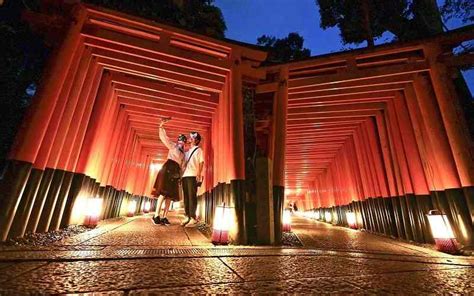 Kyoto: Torii gates lit up at Fushimi Inari Taisha shrine - The Japan News