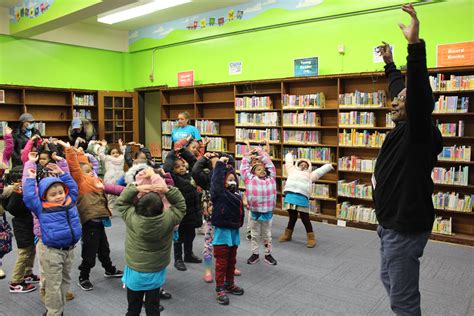 Pre-K Students Take 'Hop On, Hop Off' Community Helpers Tour | Mount ...