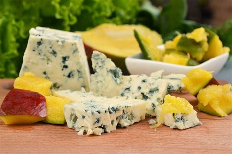 Looking For Gorgonzola Cheese Substitutes? Here Are 5 Good Choices ...