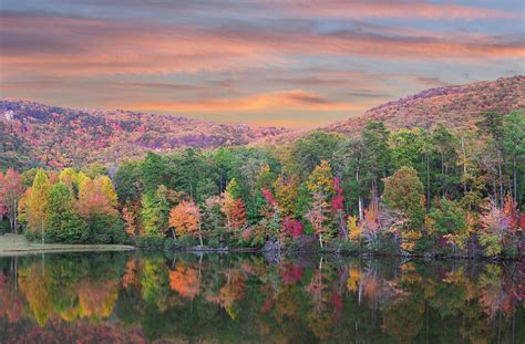 7 Best Places to Experience Fall in Alabama - WorldAtlas