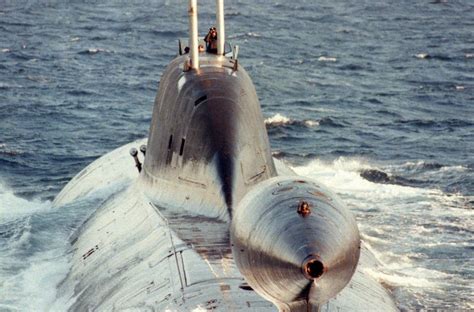 Meet Russia's Alfa-Class Submarine: She Can Dive Deeper and Move Faster ...