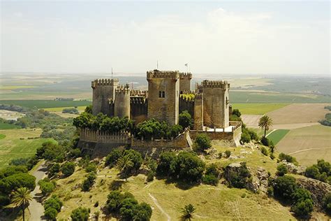 10 Facts About Medieval Castles | History Hit