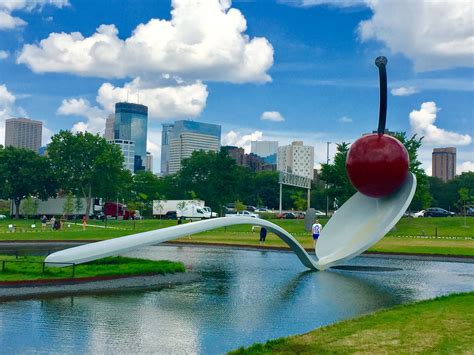 Spoon and Cherry, Sculpture Gardens Minneapolis, MN. Another reason to ...