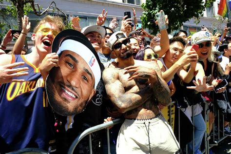 Warriors parade 2022 live updates: NBA champs thrill fans on SF Market ...