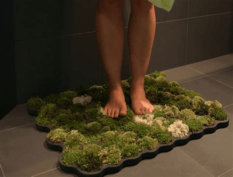 31 DIY Homemade Moss Bath Mat Ideas