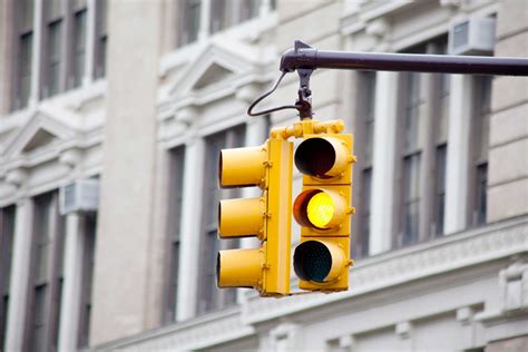 Red Light Traffic Camera Backlash After Chicago Shortens Yellow Lights ...