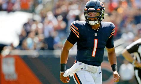 Justin Fields highlights: Watch preseason debut of Bears’ rookie QB