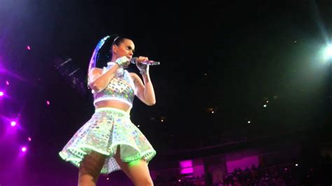 Katy Perry - Roar (Live at SAP Center, San Jose) - YouTube