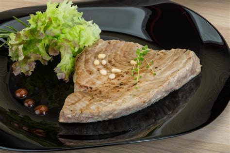 Grilled tuna steak 11851717 Stock Photo at Vecteezy