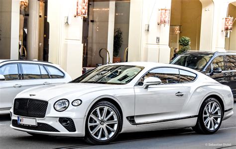 This White Bentley Continental GT : r/carporn