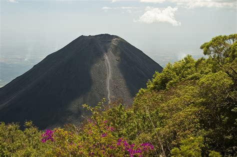 Los volcanes Izalco y San Vicente, perlas geológicas de El Salvador ...