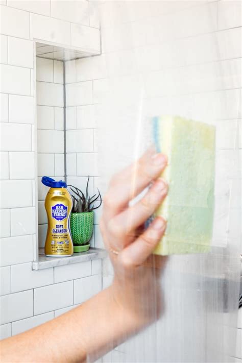 How to Clean Glass Shower Doors: Step by Step with Pictures | Apartment ...