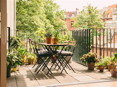 9 Awesome Balcony Garden Ideas and Tips - Plants for your Balcony