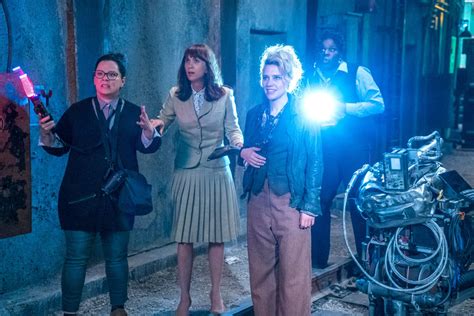 Ghostbusters 2016 remake, reviewed.