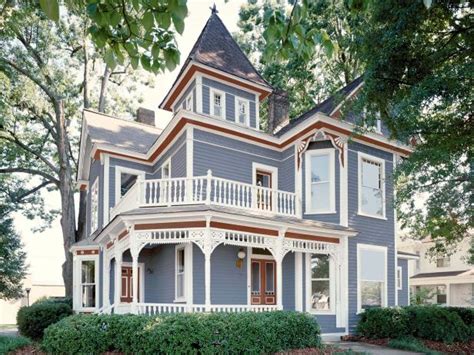 How to Select Exterior Paint Colors for a Home | DIY