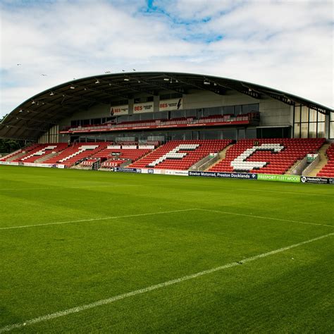 Highbury Stadium, Fleetwood Town Football Club - Qué SABER antes de ir ...