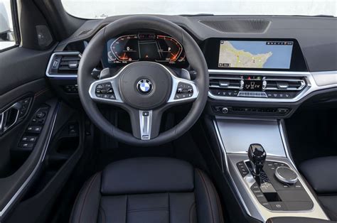 BMW aims to capture Korean drivers with bigger, techier new BMW 3 ...