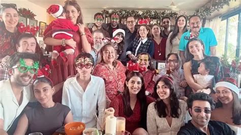 The annual Kapoor family Christmas lunch pic is here: Details you ...