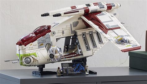 LEGO Star Wars reveals stunning $350 Republic Gunship set