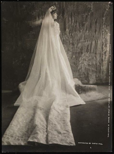 Alice Roosevelt Longworth in her wedding dress, 1906 | Vintage Fashion ...