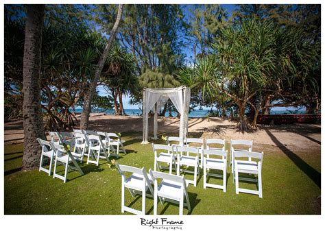 Hale Koa Estate Wedding | Hauula by RIGHT FRAME PHOTOGRAPHY