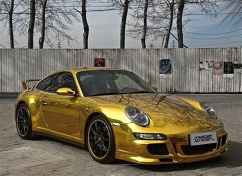 Porsche 911 Carrera 4S gets a gold wrap in China