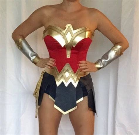 Gal Gadot Cosplay Costume. Custom Made. - Etsy | Karneval, Cosplay ...