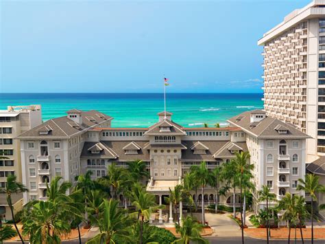 The Moana Surfrider Hotel of Waikiki, Hawaii—Elegance for the Ages ...