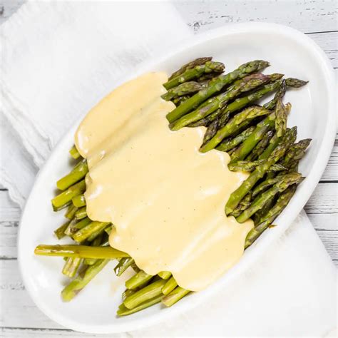 Best Cheese Sauce For Asparagus: Easy, Rich & Delicious Sauce