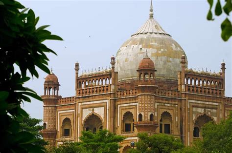 17 Historical Monuments in Delhi | Monuments in Delhi | Treebo Blogs