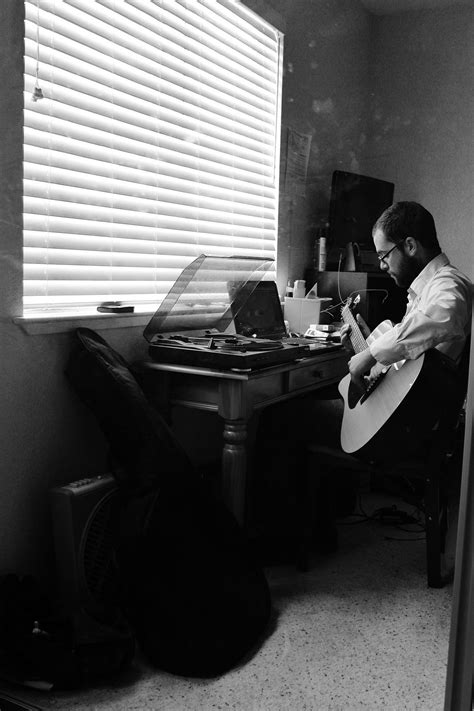 Billy Lane making music | Smithsonian Photo Contest | Smithsonian Magazine