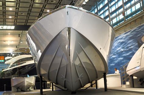 Boat hull types: what hull shape is best? - boats.com