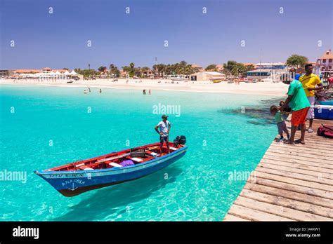 I pescatori catturano la spiaggia immagini e fotografie stock ad alta ...