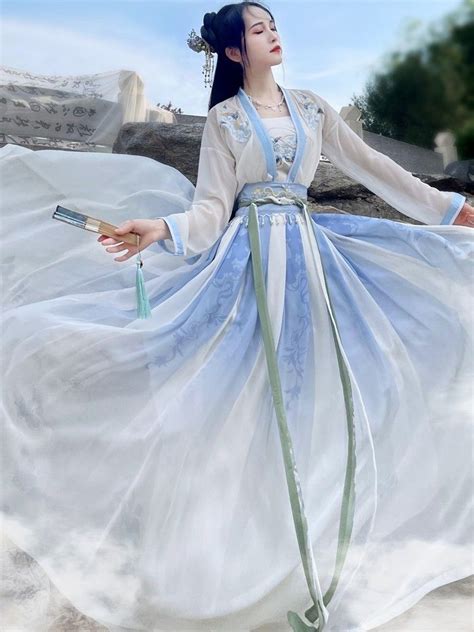 Chinese traditional dress, Women's Fashion, Dresses & Sets, Traditional ...