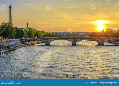 Pont Des Invalides and Eiffel Tower at Sunset Stock Photo - Image of ...