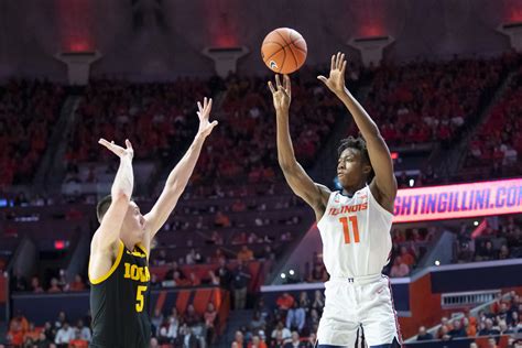 Illinois' Ayo Dosunmu projected as lottery pick in 2021 NBA Draft