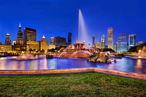 Buckingham Fountain Panorama, Chicago - Traveldigg.com