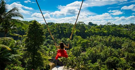 Take a Ride on the Giant Swing in Bali and Reach Swing Heaven