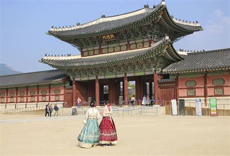 3 Magnificent Palaces In Seoul For A Blast To The Past