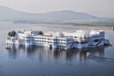 5-five-5: Taj Lake Palace (Udaipur - India)