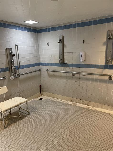 Oak Park YMCA (Lansing, MI) : r/CommunalShowers