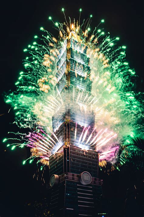 Download Taipei 101 Fireworks Wallpaper | Wallpapers.com