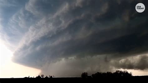 Massive supercell storm causes tornado in western Illinois