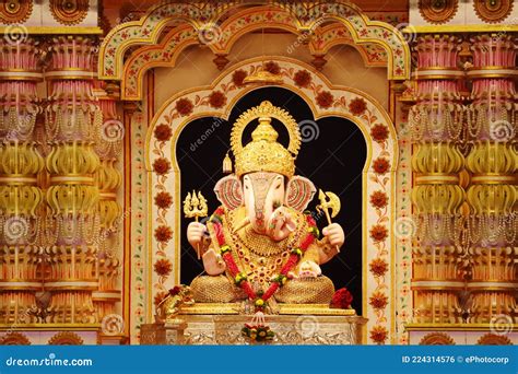 Dagdusheth Halwai Ganesha Idol, Navasacha Ganpati, Pune Stock Photo ...